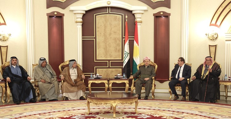سەرۆک بارزانی و کەسایەتی هۆزەکان ٠١.JPG