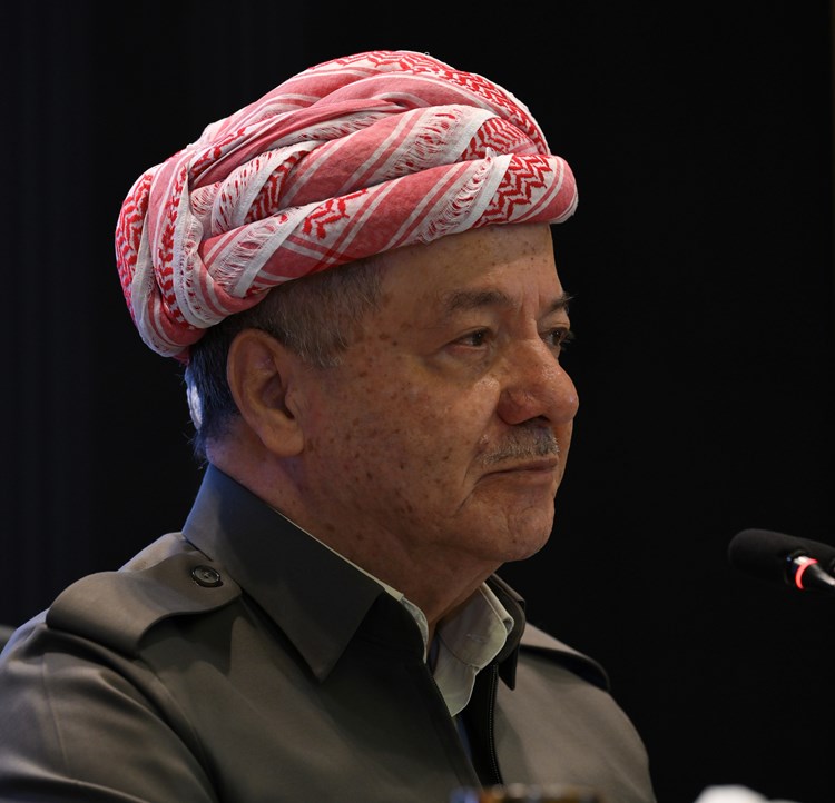 سەرۆک بارزانی لەگەڵ هەولێرییەکان 1.JPG