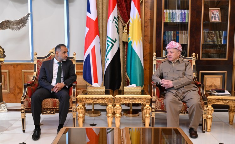 باڵیۆزی بریتانی ١.jpg