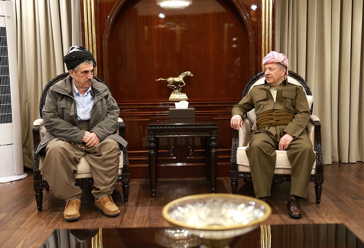 سەرۆک بارزانی و محەمەدی حاجی مەحمود.JPG